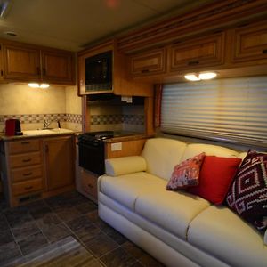 Villa Luxury American Rv With Hot Tub West Chiltington Exterior photo