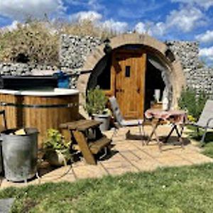 Ferienwohnung Romantic Escape Luxury Hobbit House With Hot Tub! Sheerness Exterior photo