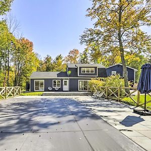 Villa Modern Escape With Fire Pit, Near Lake Waramaug Kent Exterior photo