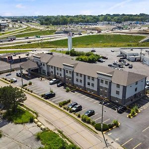 Comfort Inn&Suites St. Louis-Hazelwood Exterior photo