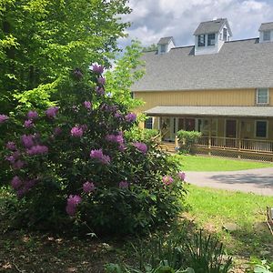 Hotel Yellow Barn Estate Freeville Exterior photo