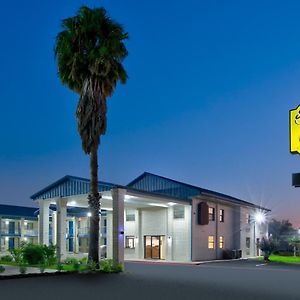 Hotel Super 8 By Wyndham Victoria - South - Hwy 59 Exterior photo