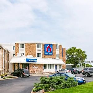 Motel 6 Minneapolis Airport - Mall Of America Exterior photo