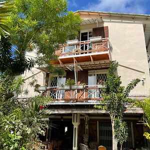 Hotel Chez Henri Pointe d'Esny Exterior photo