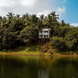 Villa Waterside By Tripix Kozhikode Exterior photo