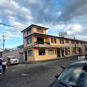 Hospedaje Quito Exterior photo