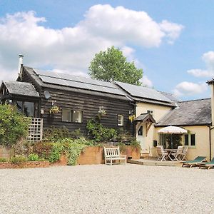 Villa Hirros Hall Longhouse Llanerfyl Exterior photo