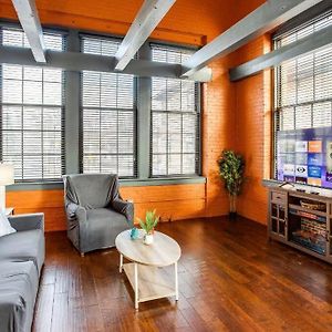 Villa Centric Modern Loft W/ King Beds & Smart Gametable Rochester Exterior photo