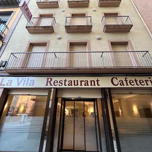 Hotel Hostal La Vila Olot Exterior photo