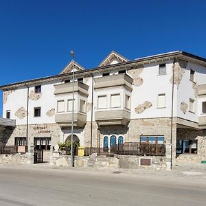 Hotel Domus Romulea Bisaccia Exterior photo