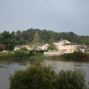 Villa Gironde Style House Bordering The River Sainte-Terre Exterior photo