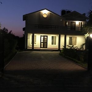 Celestial Resorts, 3 Bedroom Luxury Villa Phanda Exterior photo