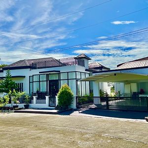 Big & Homey In Exclusive Village Davao Stadt Exterior photo