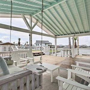 Waterfront Hitchcock Home With Spacious Deck! Exterior photo