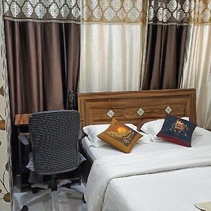 Private Fully Furnished Room In Kalyani Nagar Pune Exterior photo
