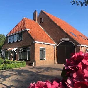 Ferienwohnung Rustig Logeerverblijf Aan De Rand Van De Stad Lekkum Exterior photo