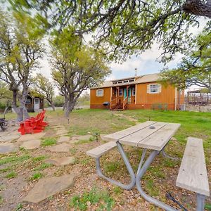 Vacation Rental In Kerrville Pets Welcome! Exterior photo