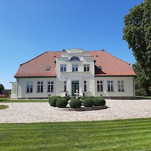 Hotel Gutshaus Neu Farpen Neuburg  Exterior photo