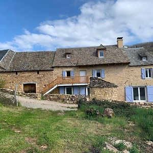 Bed and Breakfast La Combe Aux Fees Saint-Côme-dʼOlt Exterior photo