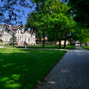 Bed and Breakfast Chateau Maucaillou Moulis-en-Médoc Exterior photo