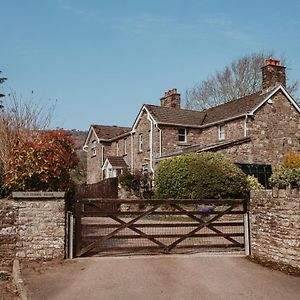 Beautiful 5 Bedroom House With Hot Tub & Fire Pit Abergavenny Exterior photo