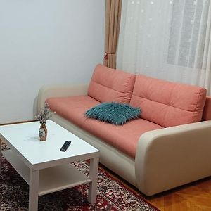 Ferienwohnung Apartament Alexandra Orşova Exterior photo