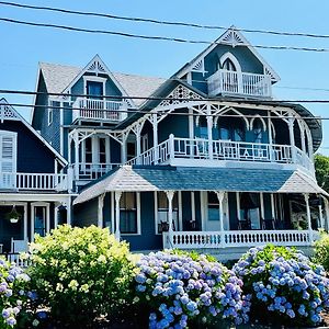 Hotel The Attleboro House Oak Bluffs Exterior photo