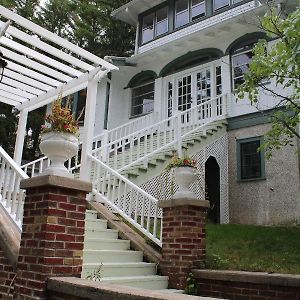 The Hillside B&B. Home W/ Breakfast Service! Wisconsin Dells Exterior photo