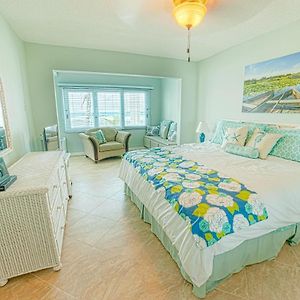 Ferienwohnung Gorgeous Ocean Views! Welcome To Bella Breeze! Beachfront 2Br 2Ba Sion Farm Exterior photo