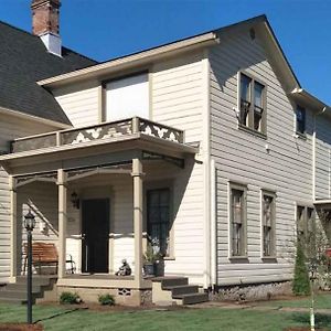 Hotel Historical John Rast House Circa 1875 Roseburg Exterior photo