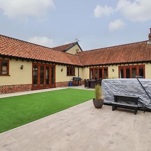 Villa The Stables At Hall Barn Diss Exterior photo