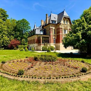 Bed and Breakfast Chateau De Moliens Exterior photo