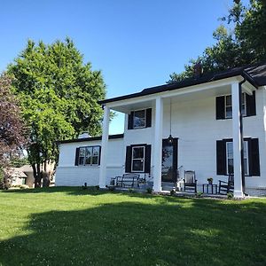 Villa 1908 Modern Farmhouse On Large Private Treed Lot Shawnee Exterior photo