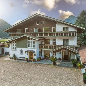 Bed and Breakfast Garni Zimmerhofer Sand in Taufers Exterior photo