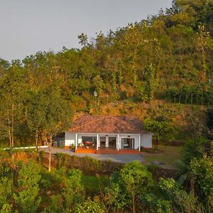 Villa La Grove 2Bhk With Breakfast & Stunning View - Kannur Wayanad Exterior photo