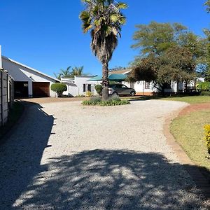 Ka Tembe Self Catering Lodge Polokwane Exterior photo