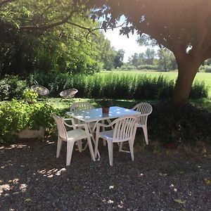 Appartement Dans Un Mas Provencal Istres Exterior photo