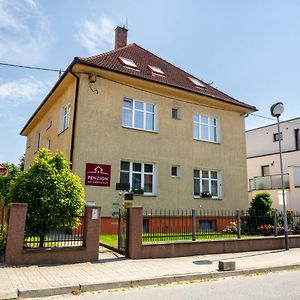 Hotel Penzion Na Smetance Zlín Exterior photo