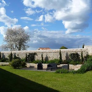 Bed and Breakfast Le Haut Fontaine : Minis Maisons De Charme Saint-Georges-les-Baillargeaux Exterior photo