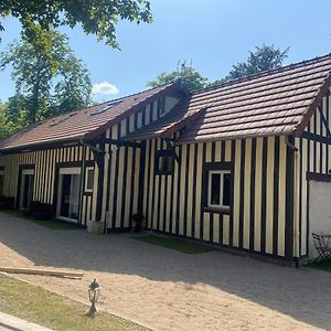 Ferienwohnung Au Domaine Des Roches Saint-Pierre-en-Auge Exterior photo