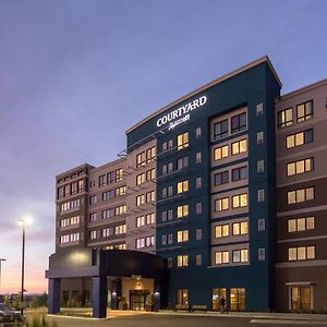 Hotel Courtyard By Marriott Calgary South Exterior photo