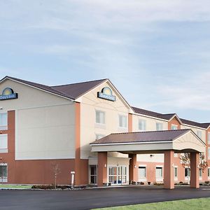 Days Inn By Wyndham Evans Mills/Fort Drum Exterior photo