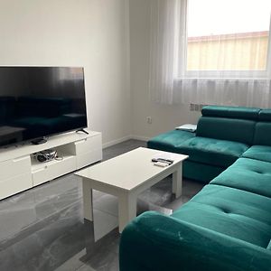 Ferienwohnung Bezbarierovy Apartman Lodenica - V Tesnej Blizkosti Adelli Centra Piest'any Exterior photo