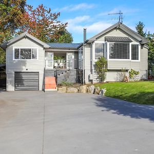 Villa Absolute Redwoods Rotorua Exterior photo