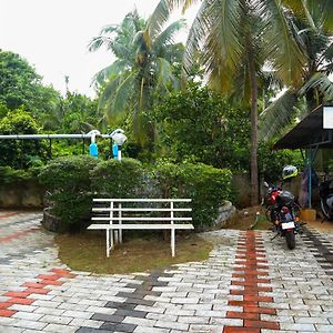 Green Apartments - Ac 1 Bhk Apartments In Cheruthuruthi, Thrissur Exterior photo