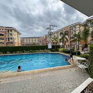 Allyn'S Condo At Arezzo Place Davao Stadt Exterior photo