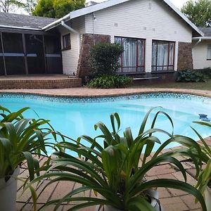 Bed and Breakfast Nzima Bnb Estcourt Exterior photo