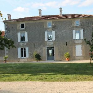 Les Chambres Des Ardillers Saint-Pierre-le-Vieux  Exterior photo