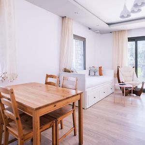 Chic Flat W Balcony 3 Min To Beach In Bodrum Exterior photo