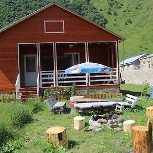 Gasthaus Warm House Kazbegi Exterior photo